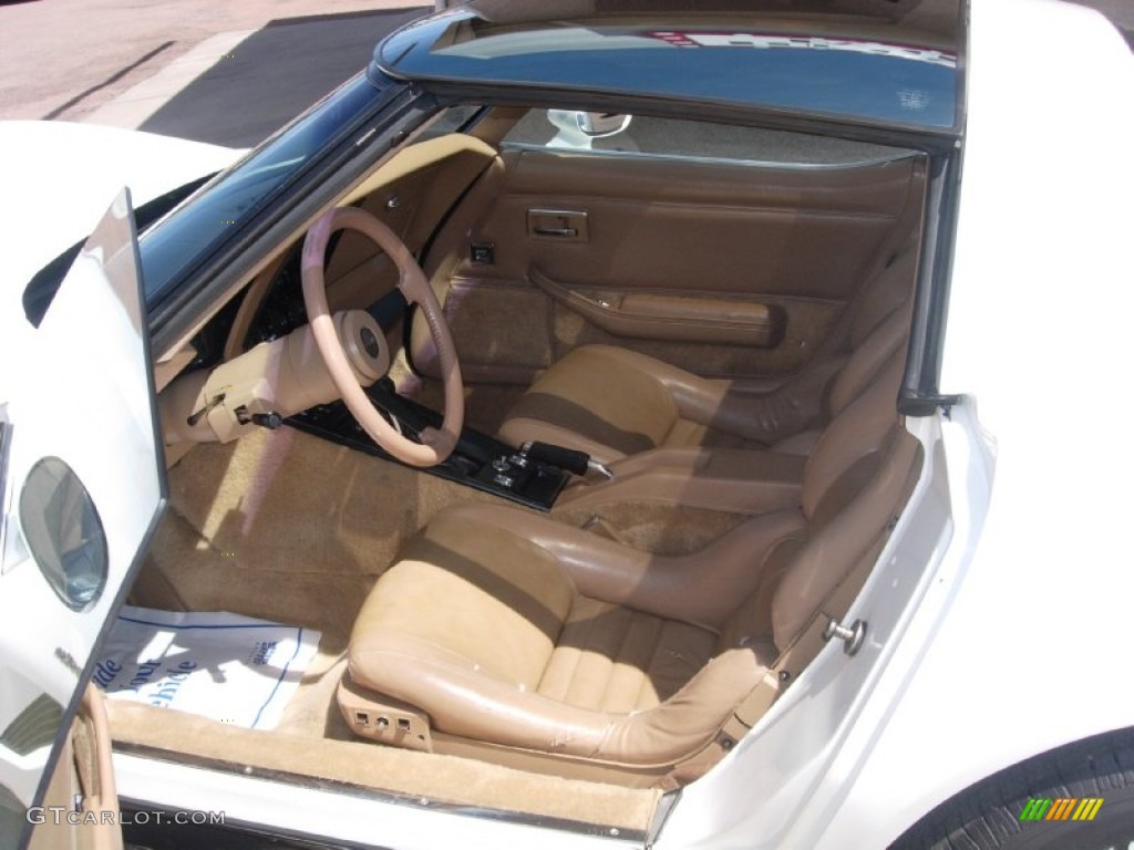 1982 Corvette Coupe - White / Camel photo #5