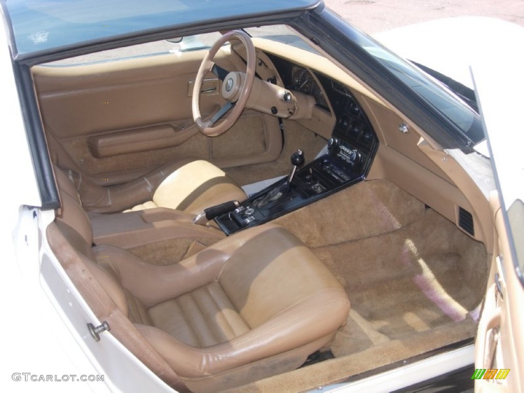 1982 Corvette Coupe - White / Camel photo #7