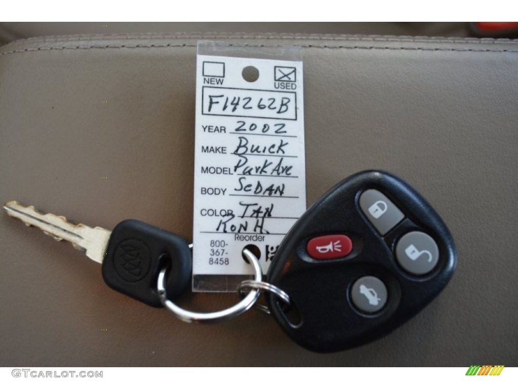 2002 Park Avenue  - Light Bronzemist Metallic / Medium Gray photo #26