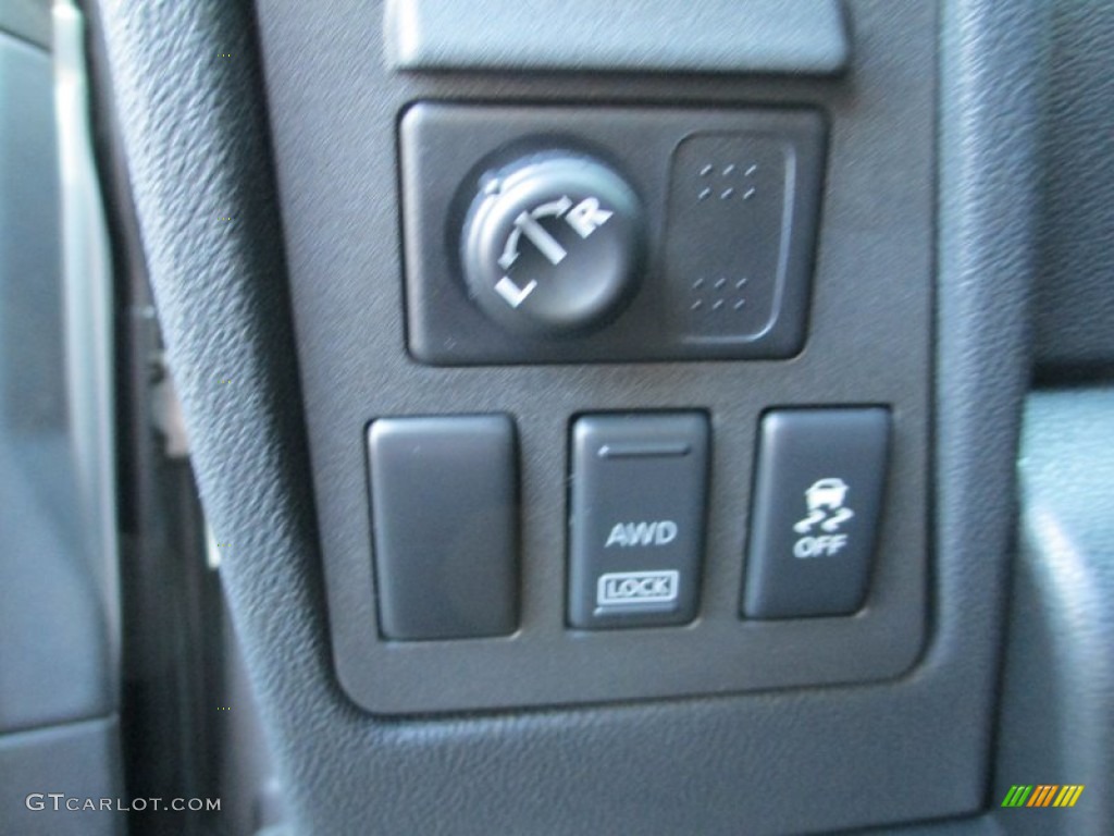 2011 Rogue SV AWD - Platinum Graphite / Black photo #12