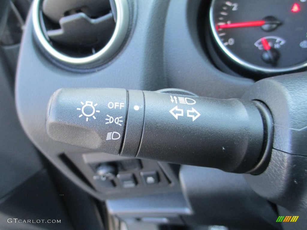 2011 Rogue SV AWD - Platinum Graphite / Black photo #14