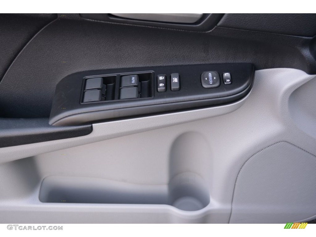 2014 Camry L - Attitude Black Metallic / Ash photo #6