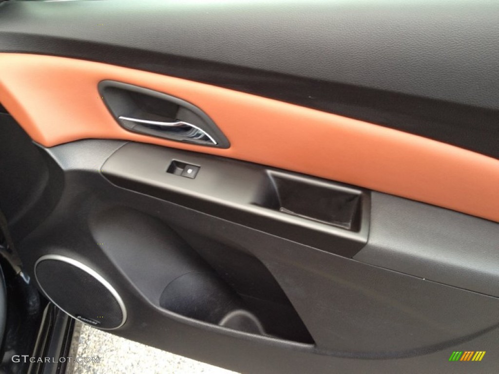 2012 Chevrolet Cruze LTZ Door Panel Photos