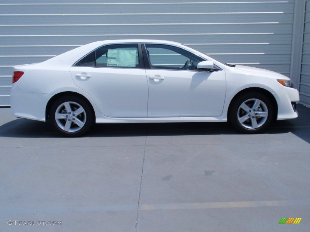 2014 Camry SE - Super White / Black photo #3