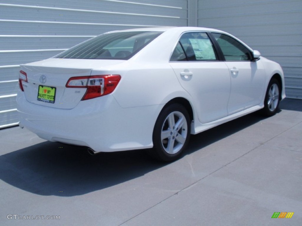 2014 Camry SE - Super White / Black photo #4