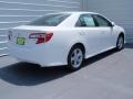 Super White - Camry SE Photo No. 4