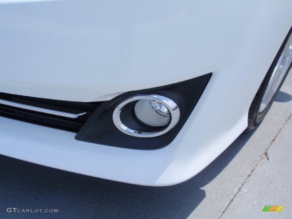 2014 Camry SE - Super White / Black photo #10