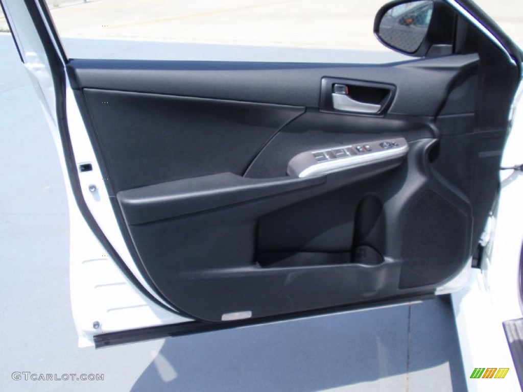 2014 Camry SE - Super White / Black photo #23