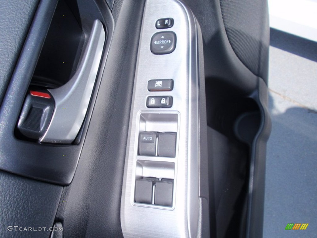2014 Camry SE - Super White / Black photo #24
