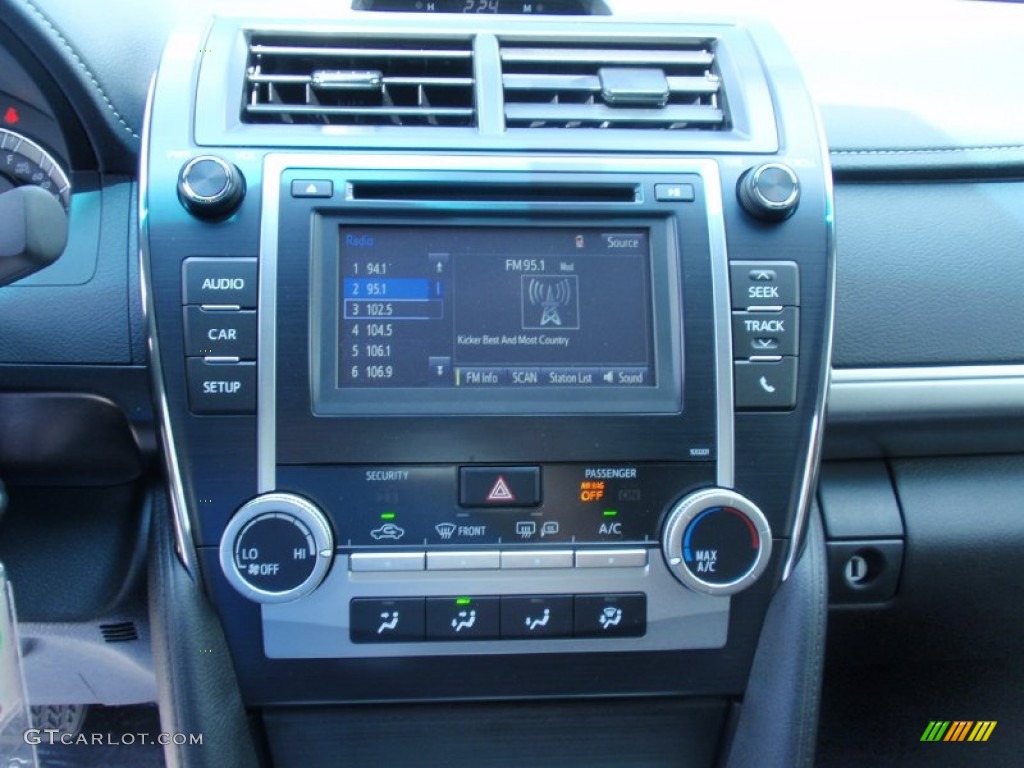 2014 Camry SE - Super White / Black photo #29