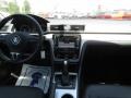 Candy White - Passat 2.5L SE Photo No. 17