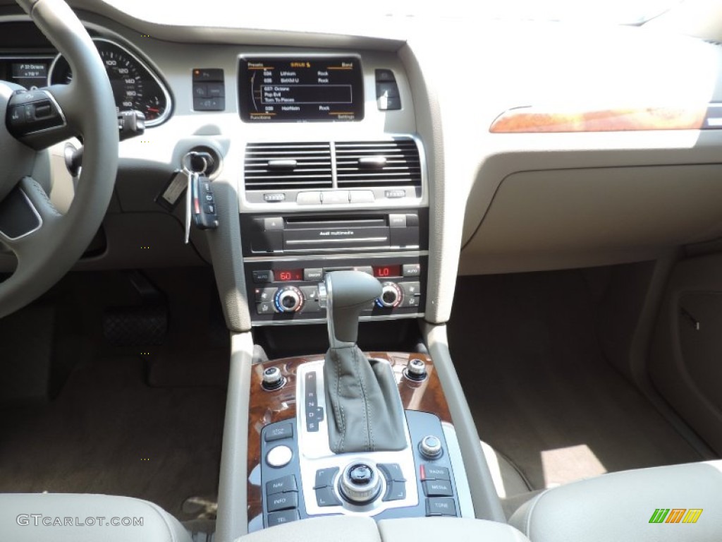 2014 Audi Q7 3.0 TFSI quattro Controls Photo #92901401