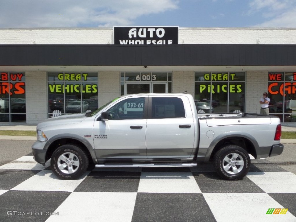 2013 1500 SLT Crew Cab 4x4 - Bright Silver Metallic / Canyon Brown/Light Frost Beige photo #1
