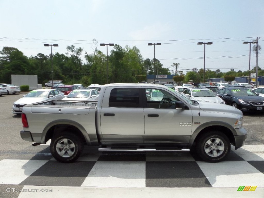 2013 1500 SLT Crew Cab 4x4 - Bright Silver Metallic / Canyon Brown/Light Frost Beige photo #3