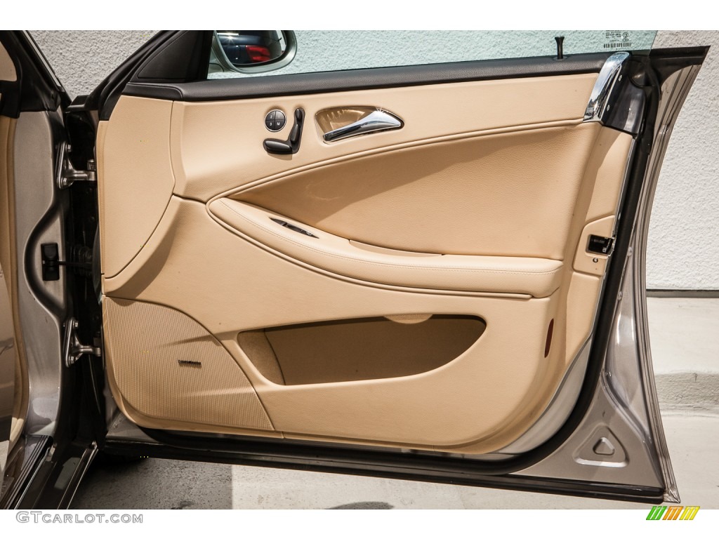 2006 Mercedes-Benz CLS 500 Cashmere Beige Door Panel Photo #92921815