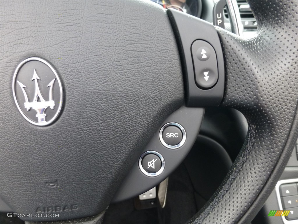 2010 Maserati GranTurismo Convertible GranCabrio Controls Photos
