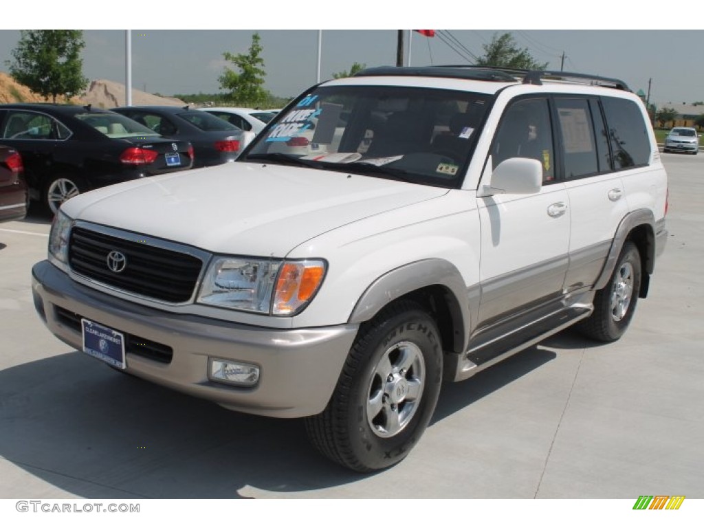 2001 Land Cruiser  - Natural White / Gray photo #3