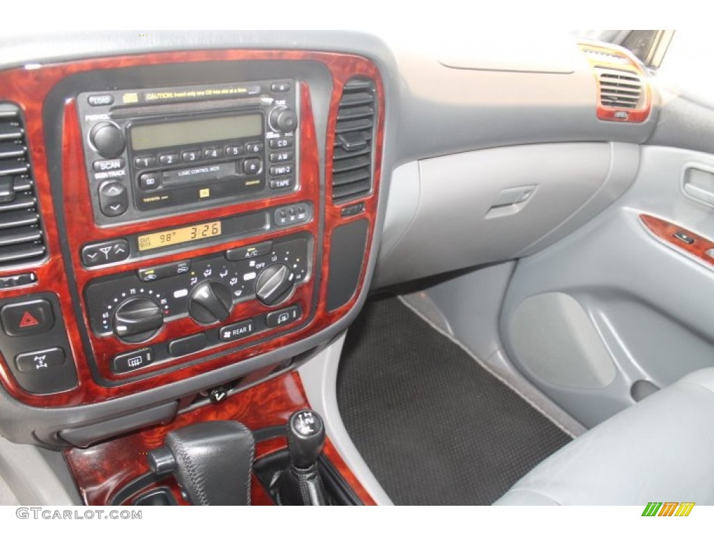2001 Land Cruiser  - Natural White / Gray photo #16