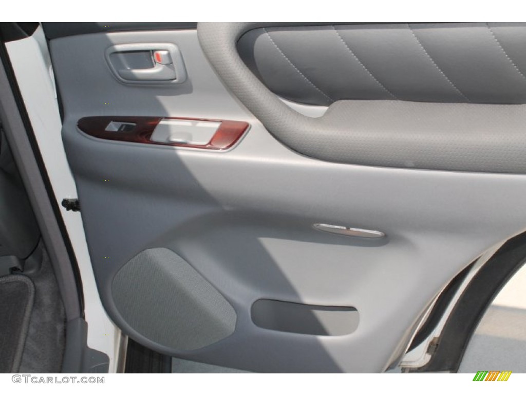 2001 Land Cruiser  - Natural White / Gray photo #32