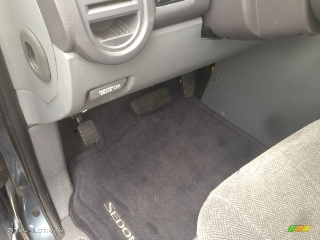 2002 Sedona LX - Misty Blue / Gray photo #21