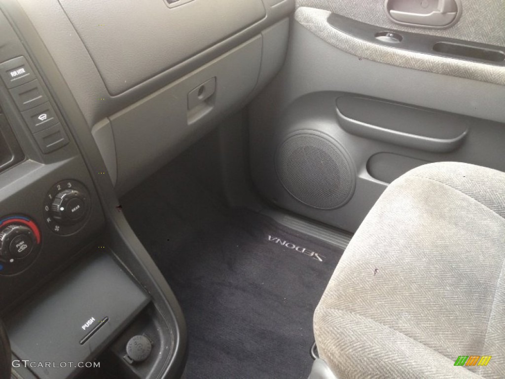 2002 Sedona LX - Misty Blue / Gray photo #23