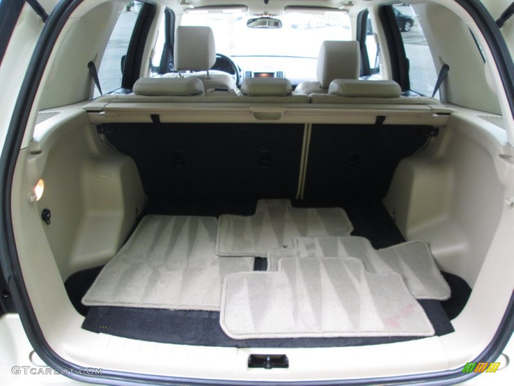 2010 Land Rover LR2 HSE Trunk Photo #92951921