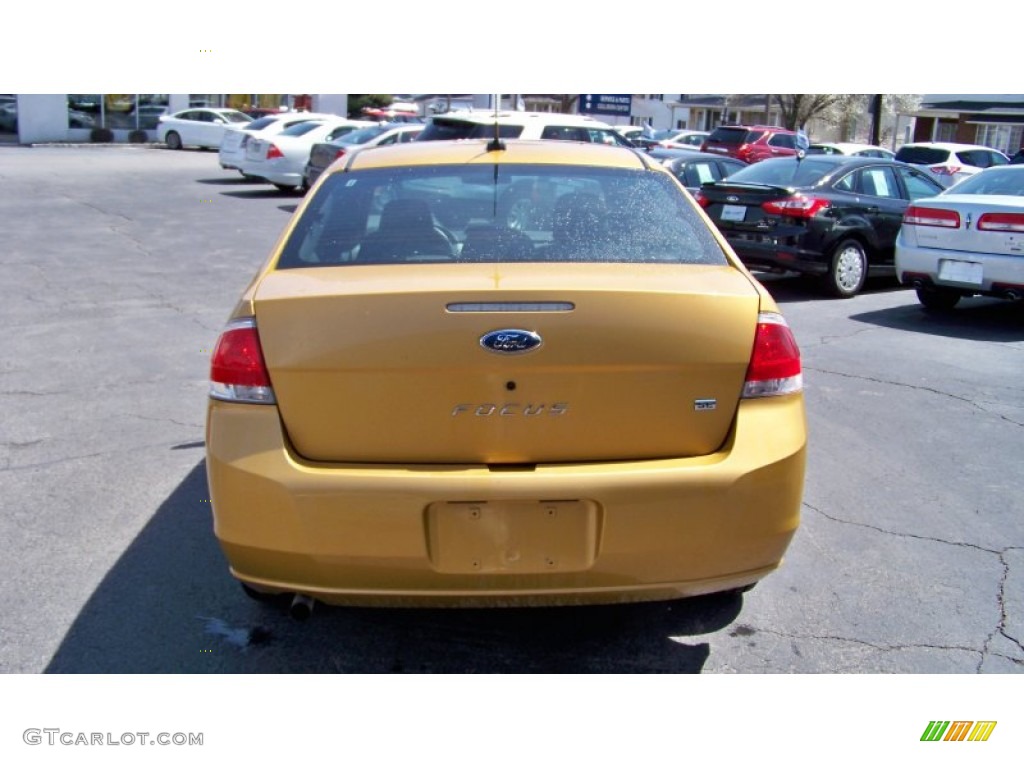 2009 Focus SE Sedan - Amber Gold Metallic / Charcoal Black photo #6