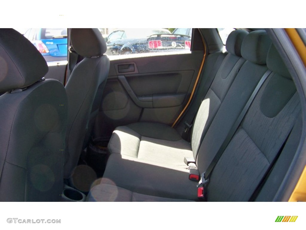 2009 Focus SE Sedan - Amber Gold Metallic / Charcoal Black photo #15
