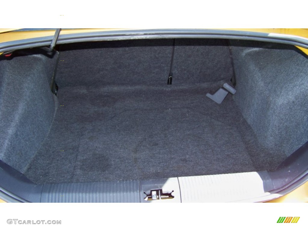 2009 Focus SE Sedan - Amber Gold Metallic / Charcoal Black photo #17