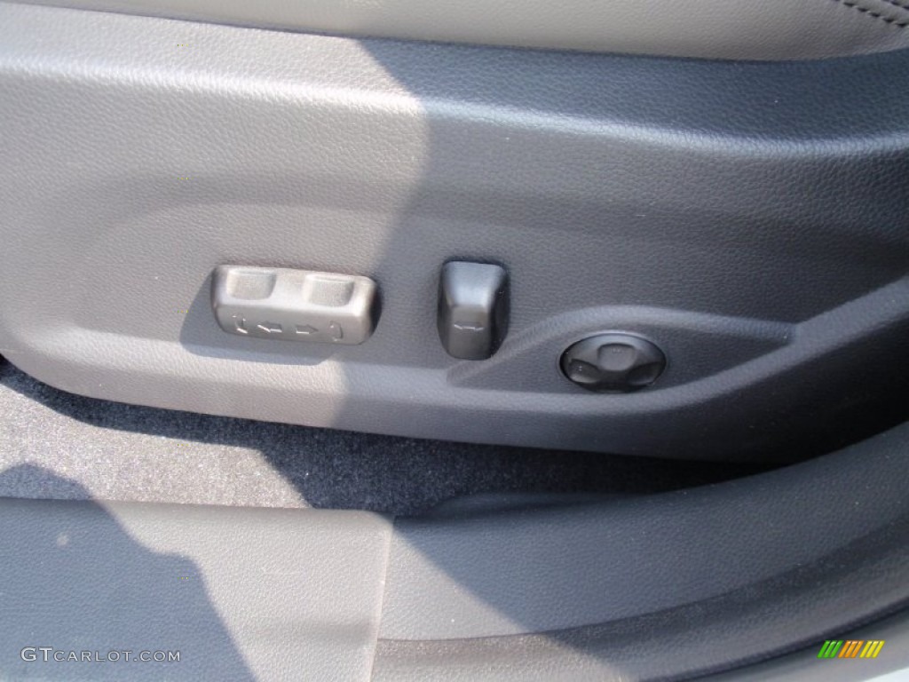 2014 Santa Fe Sport 2.0T FWD - Moonstone Silver / Gray photo #27