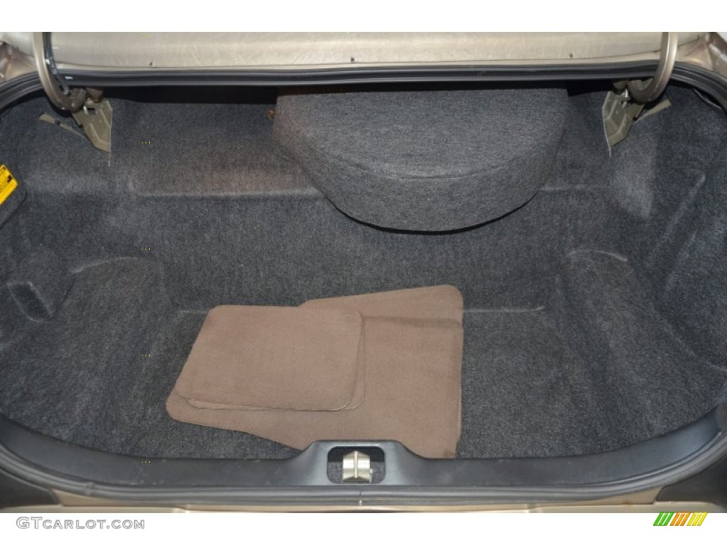 2004 Grand Marquis LS - Gold Ash Metallic / Medium Parchment photo #23