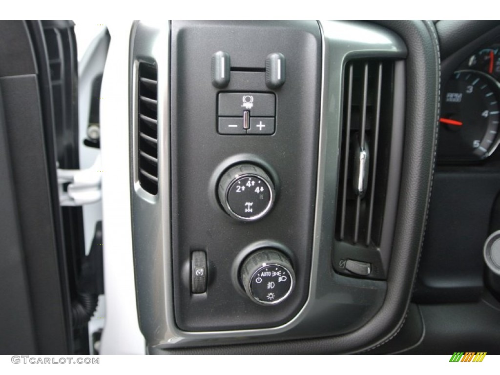 2015 Chevrolet Silverado 3500HD LTZ Crew Cab Dual Rear Wheel 4x4 Controls Photo #92960624