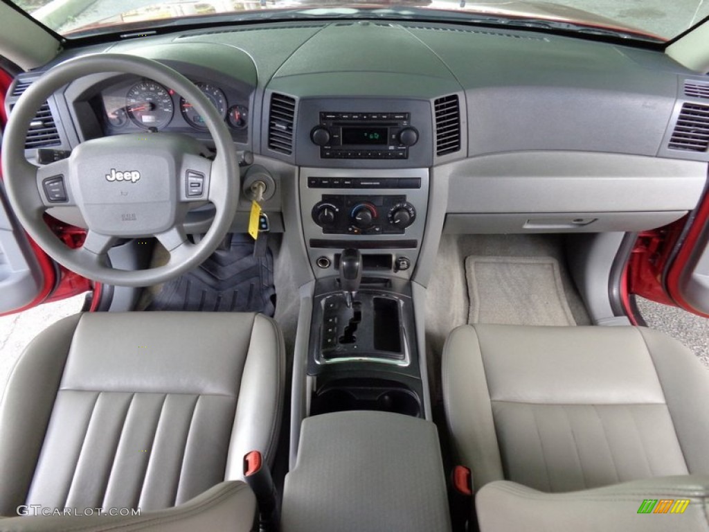 2005 Grand Cherokee Laredo - Inferno Red Crystal Pearl / Medium Slate Gray photo #2