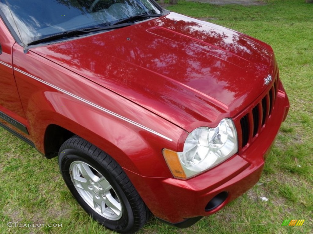 2005 Grand Cherokee Laredo - Inferno Red Crystal Pearl / Medium Slate Gray photo #17
