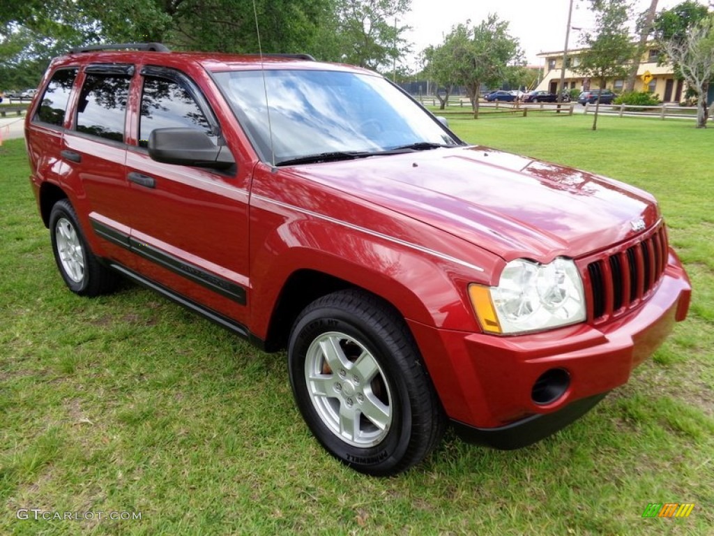 2005 Grand Cherokee Laredo - Inferno Red Crystal Pearl / Medium Slate Gray photo #41