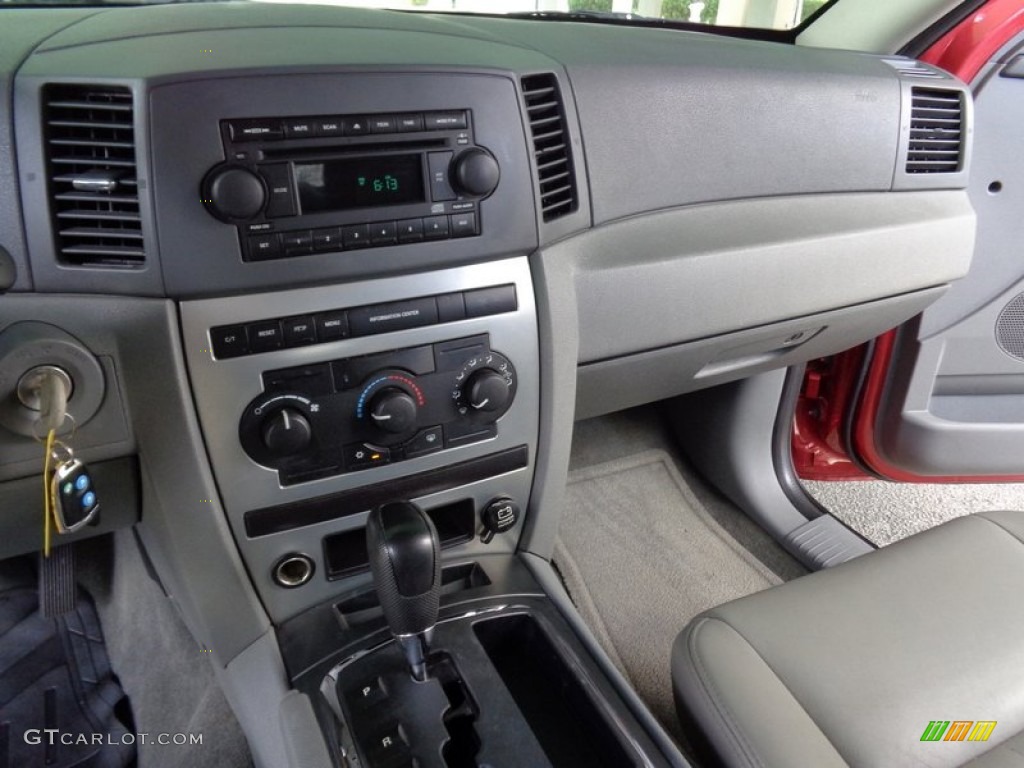 2005 Grand Cherokee Laredo - Inferno Red Crystal Pearl / Medium Slate Gray photo #42
