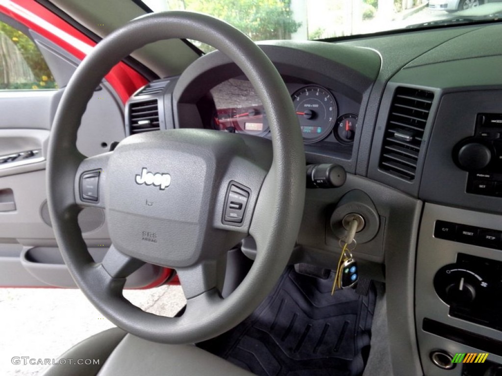 2005 Grand Cherokee Laredo - Inferno Red Crystal Pearl / Medium Slate Gray photo #44