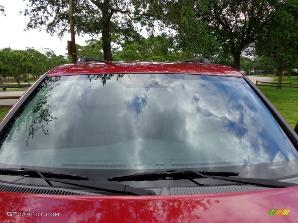 2005 Grand Cherokee Laredo - Inferno Red Crystal Pearl / Medium Slate Gray photo #47
