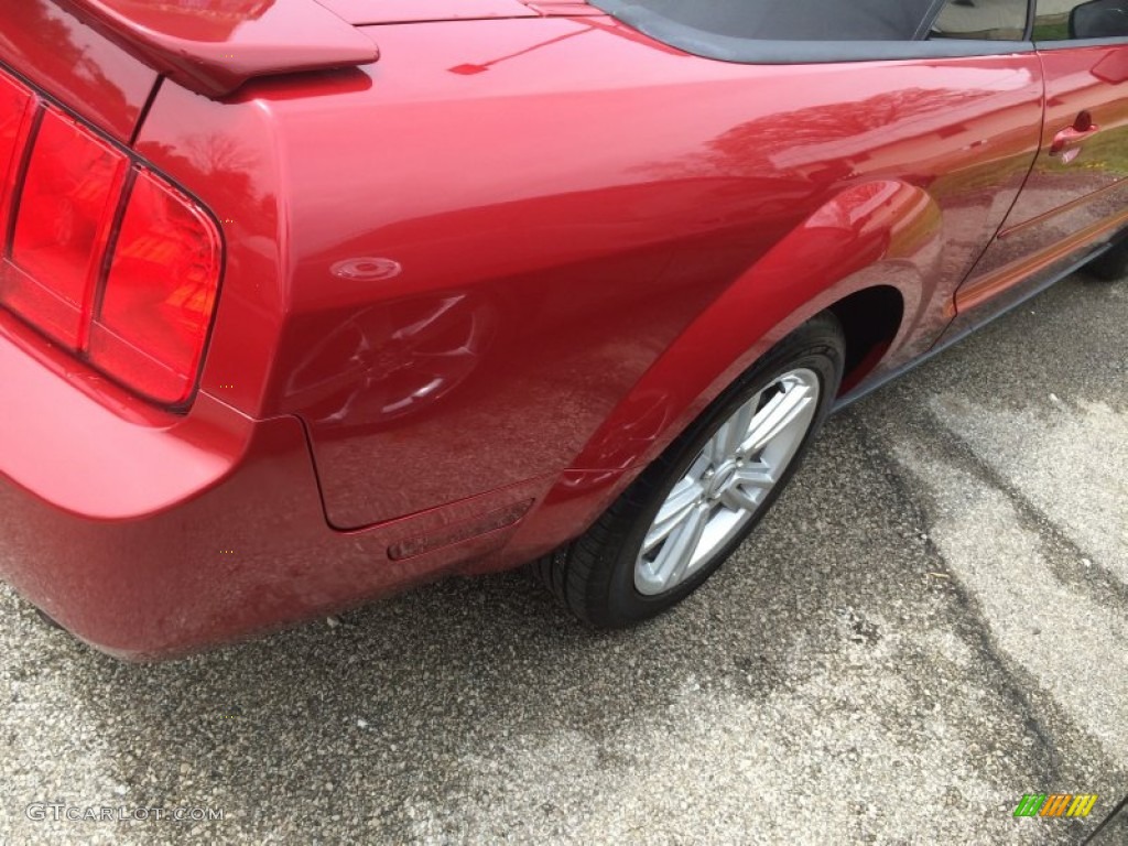 2008 Mustang V6 Deluxe Convertible - Dark Candy Apple Red / Light Graphite photo #14