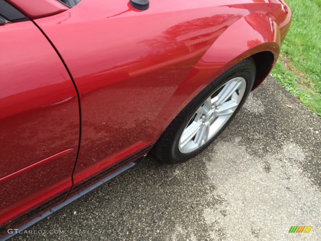2008 Mustang V6 Deluxe Convertible - Dark Candy Apple Red / Light Graphite photo #17