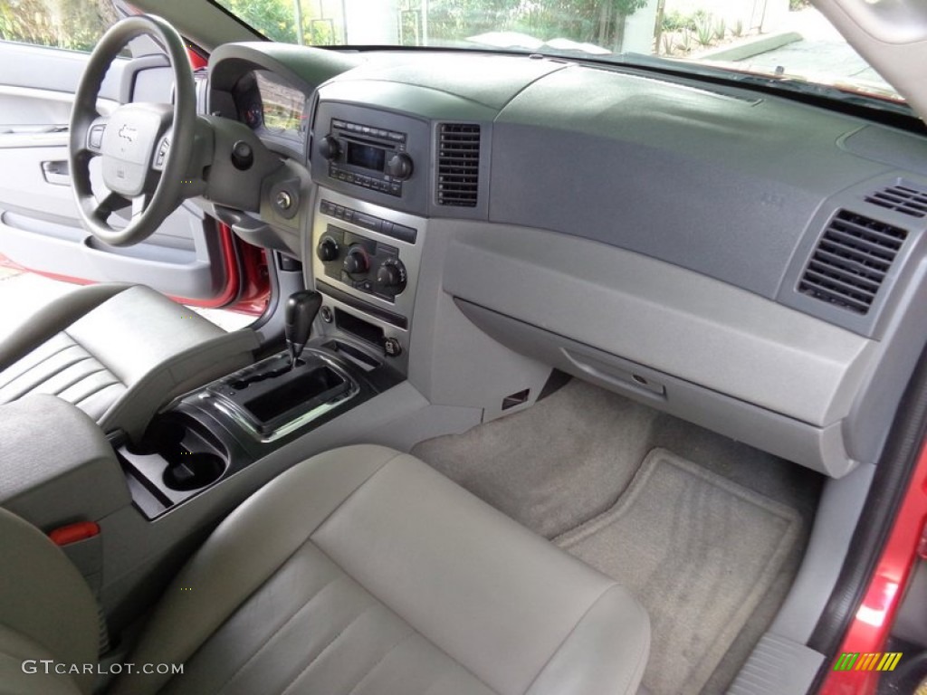 2005 Grand Cherokee Laredo - Inferno Red Crystal Pearl / Medium Slate Gray photo #65