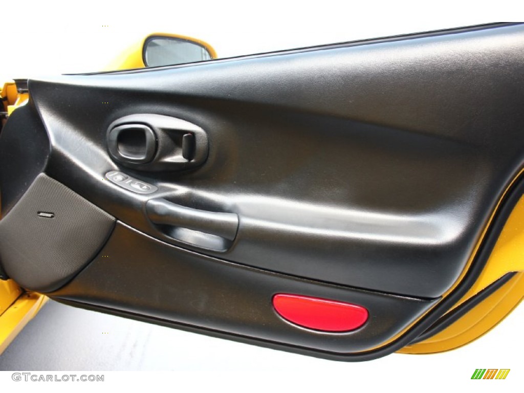 2000 Corvette Coupe - Millennium Yellow / Black photo #26