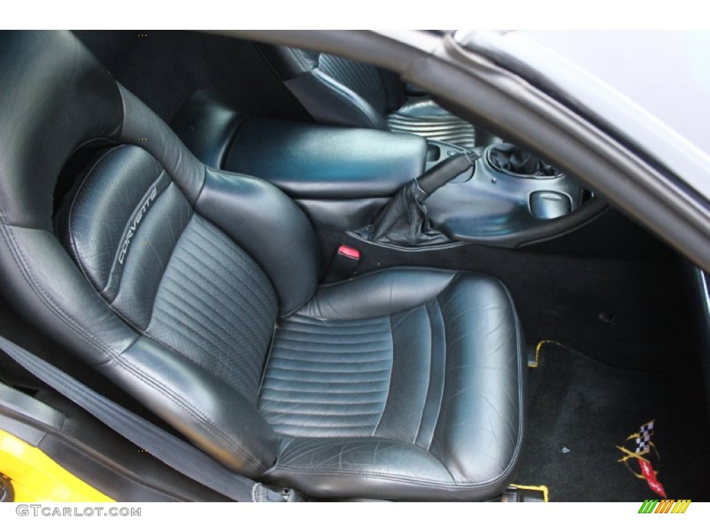 2000 Corvette Coupe - Millennium Yellow / Black photo #28