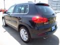 Deep Black Metallic - Tiguan SE Photo No. 4