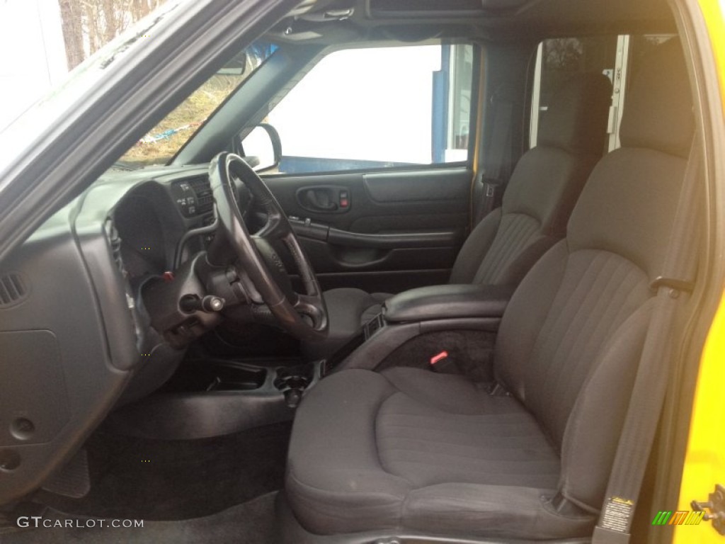 2003 Blazer LS 4x4 - Yellow / Medium Gray photo #27