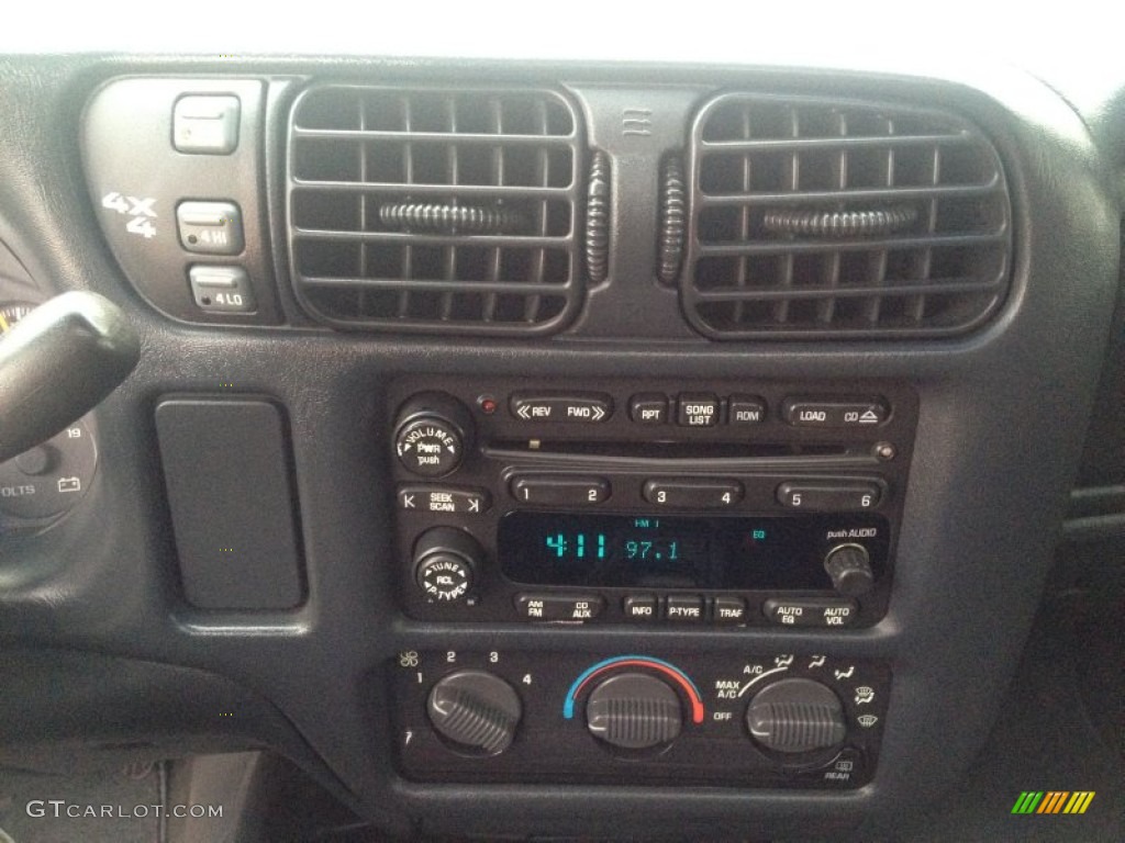 2003 Blazer LS 4x4 - Yellow / Medium Gray photo #30