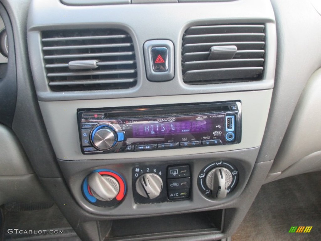 2001 Sentra XE - Radium Silver / Sand photo #6