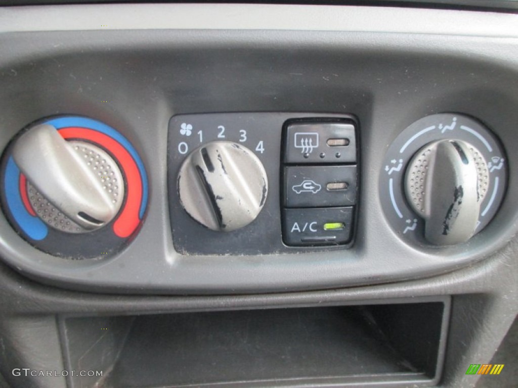 2001 Sentra XE - Radium Silver / Sand photo #8