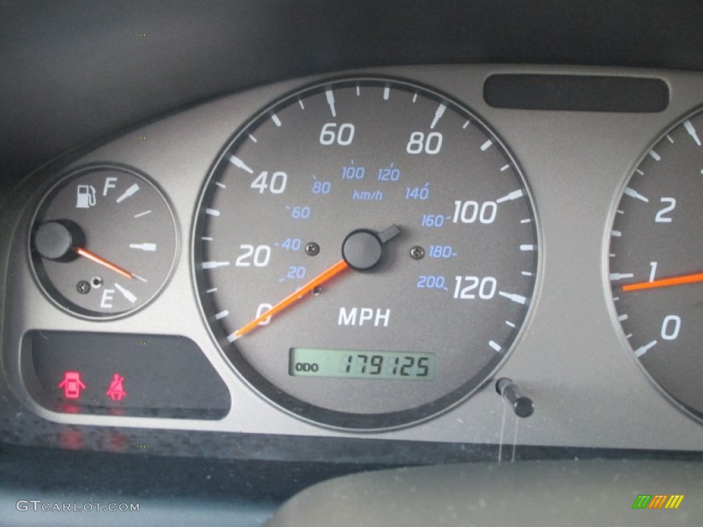 2001 Sentra XE - Radium Silver / Sand photo #12