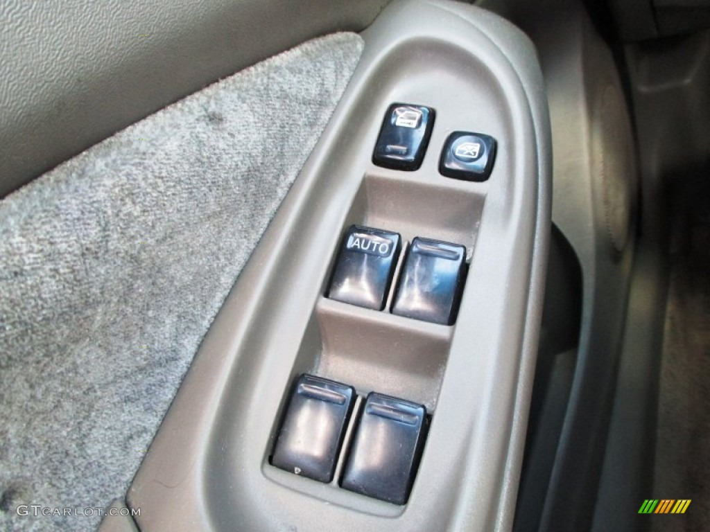 2001 Sentra XE - Radium Silver / Sand photo #13